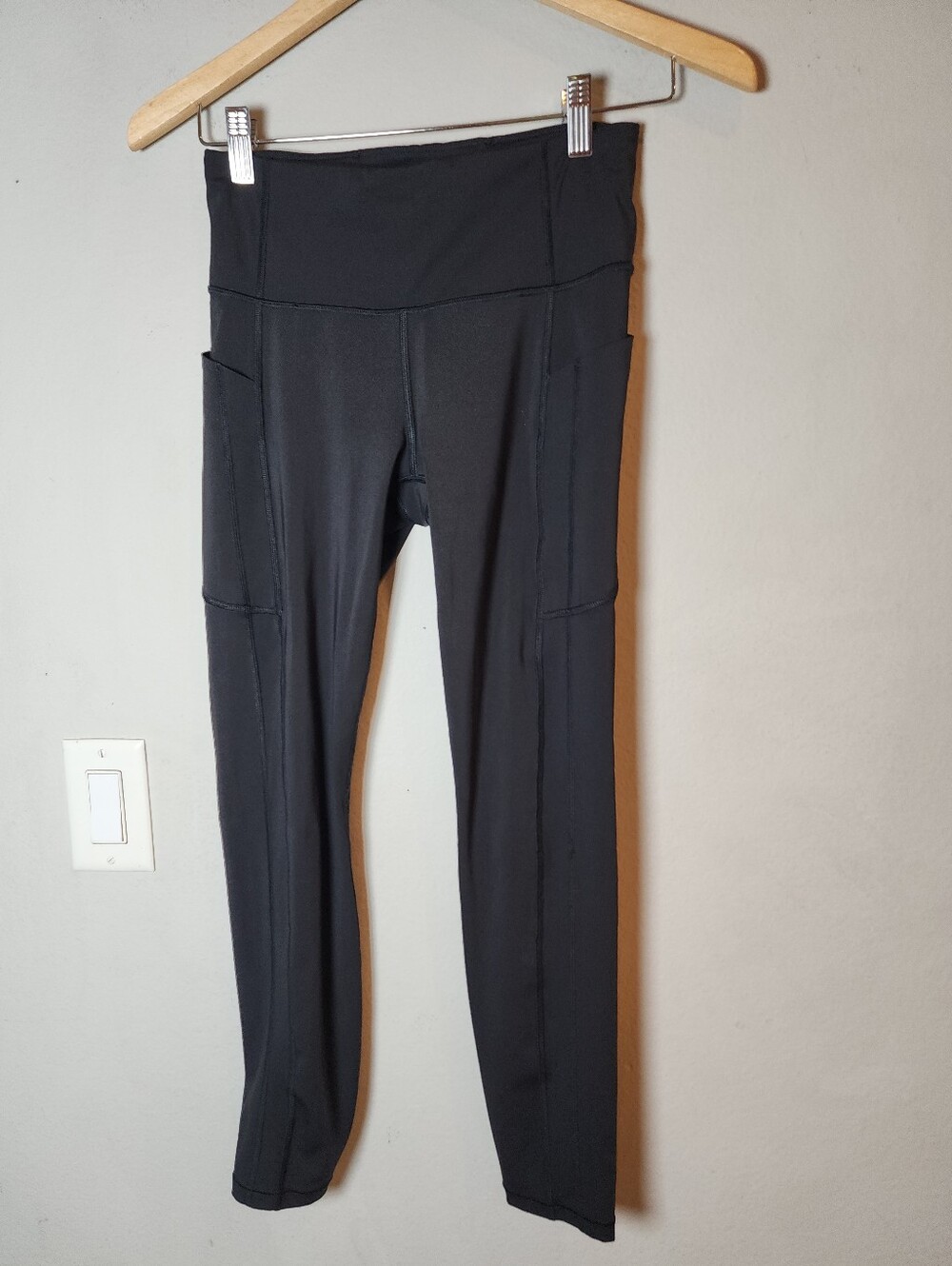 Size Small Tall Athleta Ultimate Stash II 7/8 Tight Black Leggings